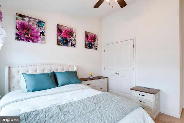 25099 PRAIRIE FIRE SQ, Aldie, VA 20105