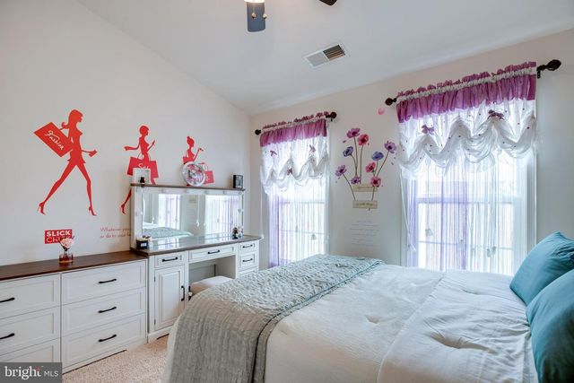 25099 PRAIRIE FIRE SQ, Aldie, VA 20105