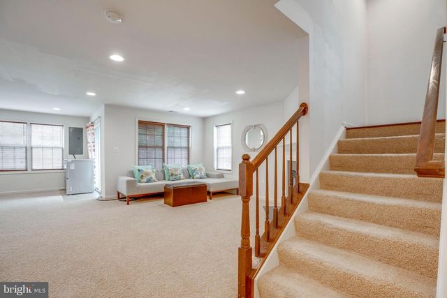 25099 PRAIRIE FIRE SQ, Aldie, VA 20105