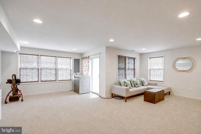 25099 PRAIRIE FIRE SQ, Aldie, VA 20105