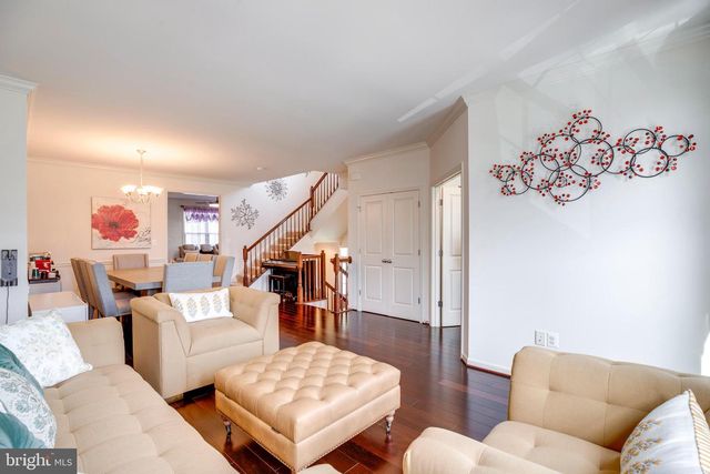 25099 PRAIRIE FIRE SQ, Aldie, VA 20105