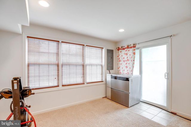 25099 PRAIRIE FIRE SQ, Aldie, VA 20105