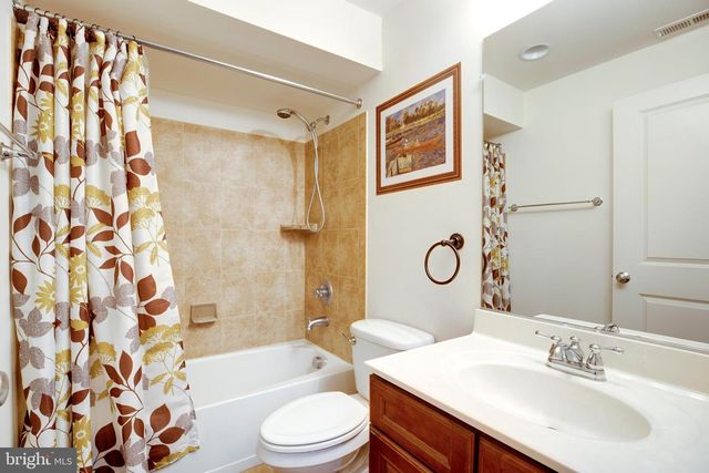 25099 PRAIRIE FIRE SQ, Aldie, VA 20105