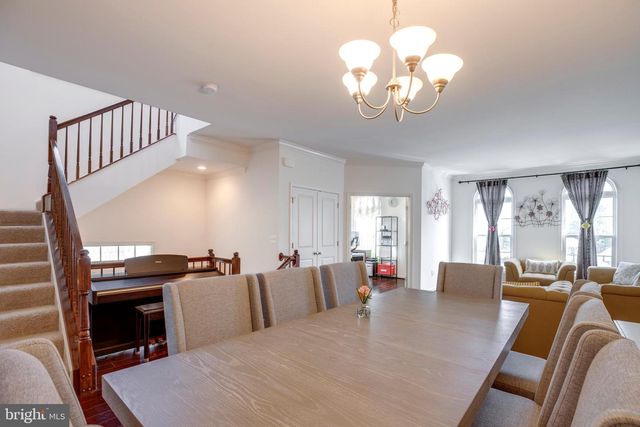 25099 PRAIRIE FIRE SQ, Aldie, VA 20105