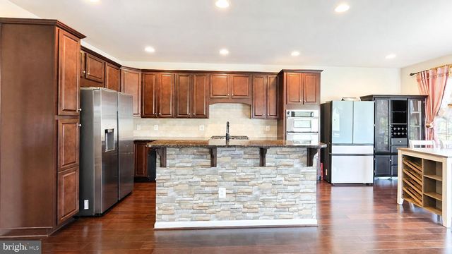 25099 PRAIRIE FIRE SQ, Aldie, VA 20105
