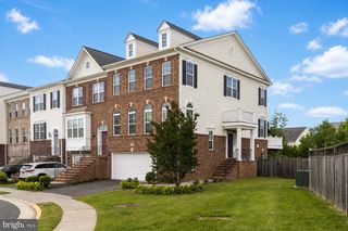 25099 PRAIRIE FIRE SQ, Aldie, VA 20105
