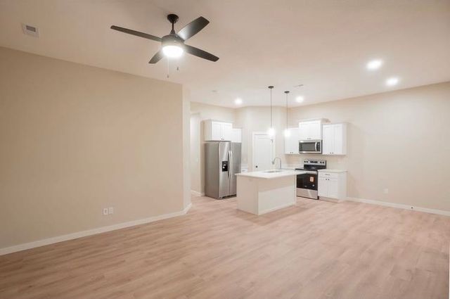 446 Trails Head Ct, Goddard, KS 67052