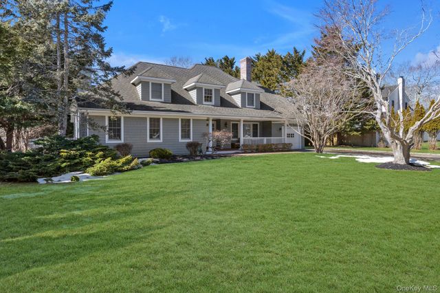 18 Landing Lane, East Quogue, NY 11942