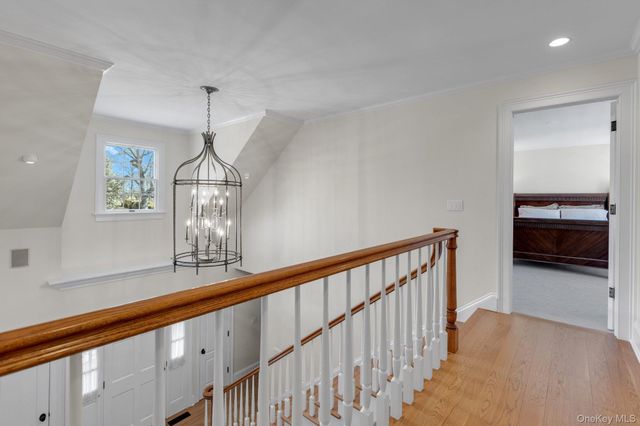 18 Landing Lane, East Quogue, NY 11942