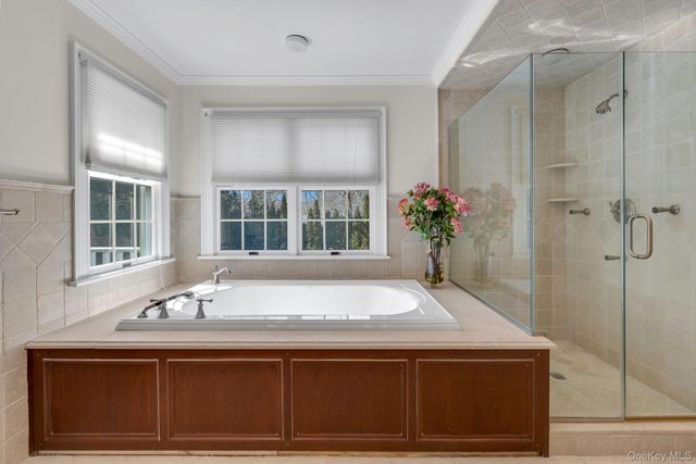 18 Landing Lane, East Quogue, NY 11942