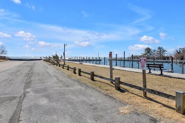 18 Landing Lane, East Quogue, NY 11942