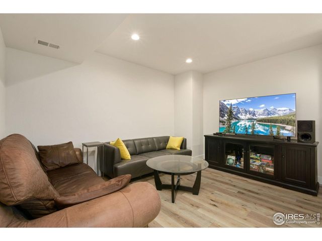 7061 Sage Meadows Dr, Wellington, CO 80549