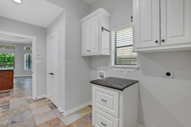 270 Lake Grove Drive, Coldspring, TX 77331