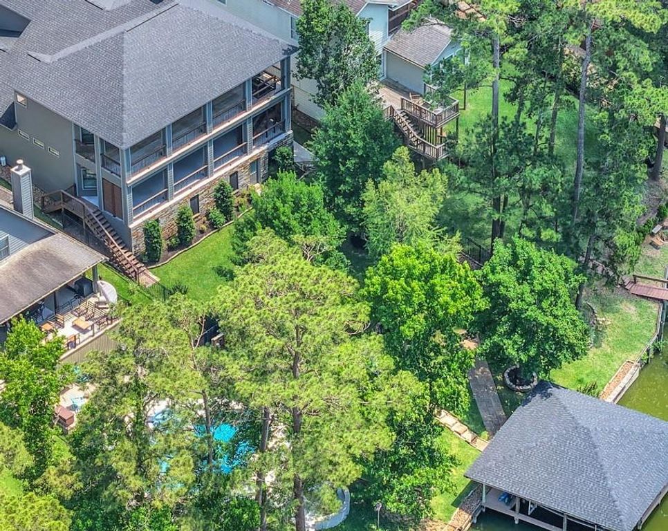270 Lake Grove Drive, Coldspring, TX 77331