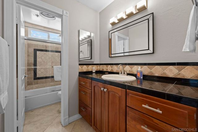 4878 Pescadero 101, San Diego, CA 92107