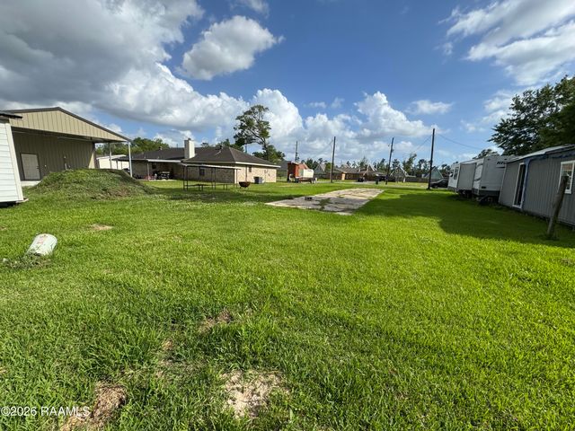 2323 Royal Oak Lane, Sulphur, LA 70663