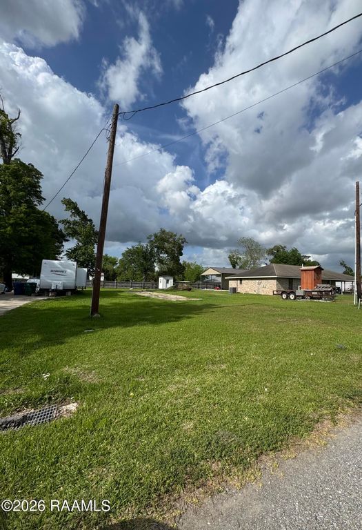 2323 Royal Oak Lane, Sulphur, LA 70663
