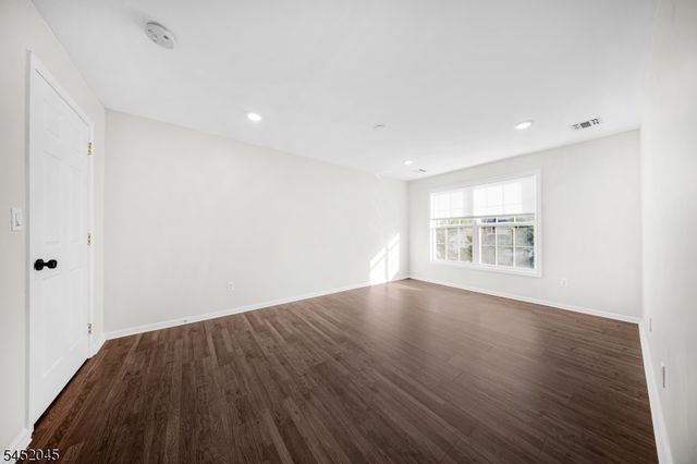 114 George Russell Way, Clifton City, NJ 07013