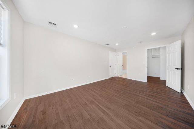 114 George Russell Way, Clifton City, NJ 07013
