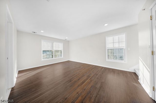 114 George Russell Way, Clifton City, NJ 07013