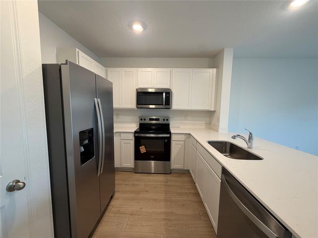 32538 MIDSUMMER NIGHT LANE, Wesley Chapel, FL 33543