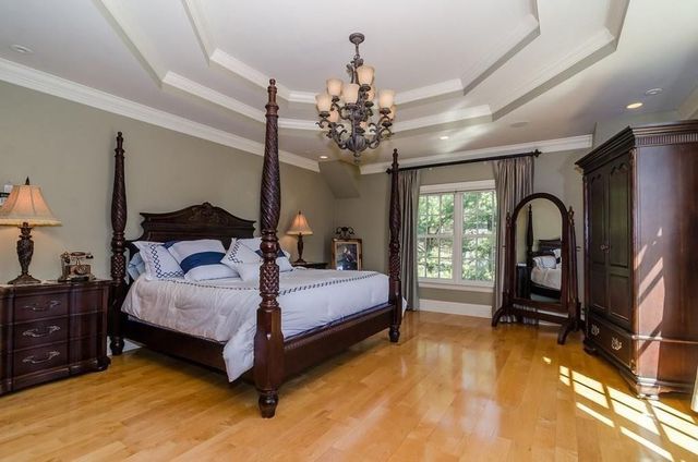 56 Sears Rd, Southborough, MA 01772