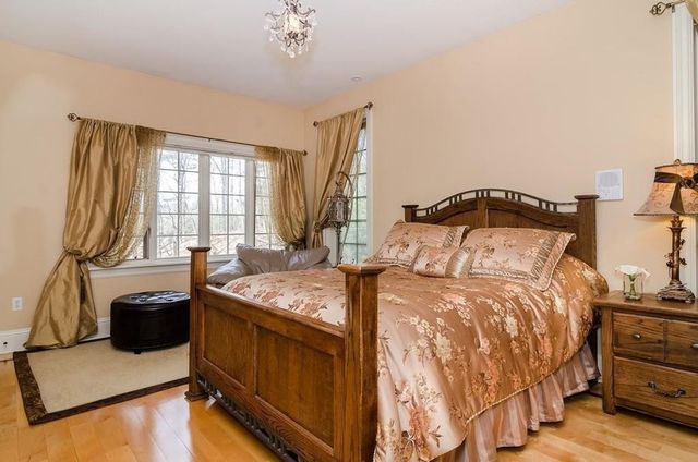 56 Sears Rd, Southborough, MA 01772