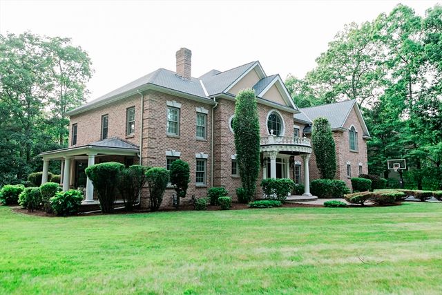 56 Sears Rd, Southborough, MA 01772