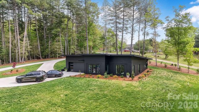 444 Starnes Circle Drive, Taylorsville, NC 28681