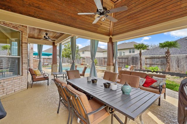 8111 Highland Green Drive Drive, Sugar Land, TX 77479