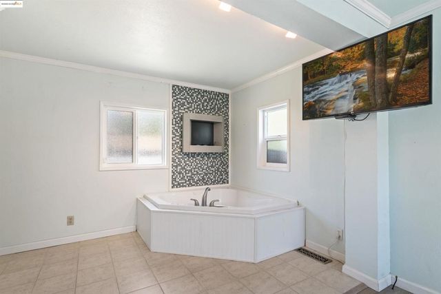 3605 Hawthorne Dr, Bethel Island, CA 94511