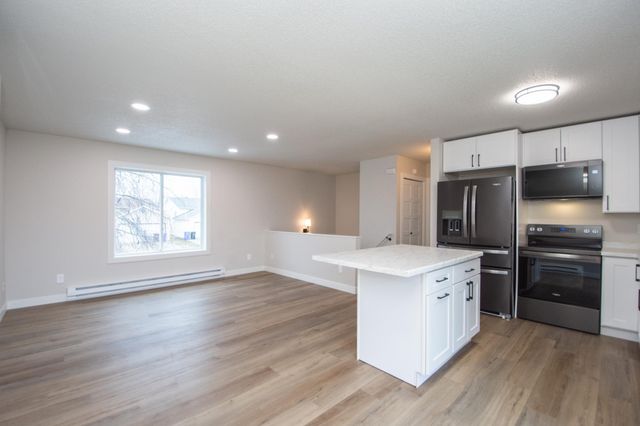 1824 56th Avenue S, Fargo, ND 58104