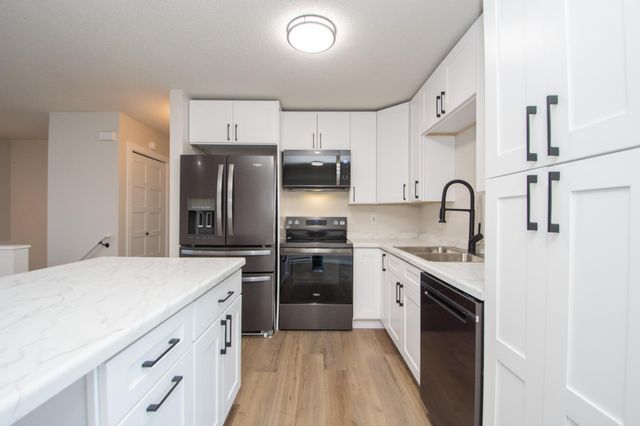 1824 56th Avenue S, Fargo, ND 58104