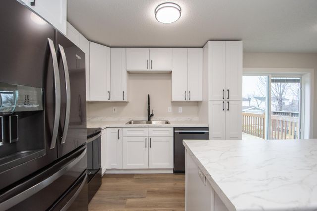 1824 56th Avenue S, Fargo, ND 58104