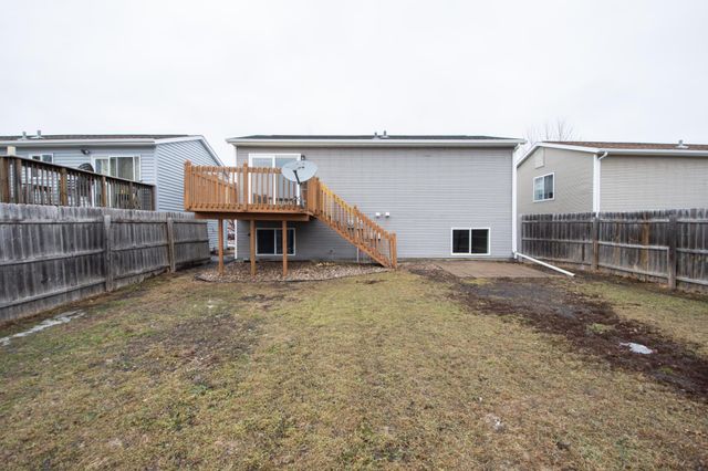 1824 56th Avenue S, Fargo, ND 58104