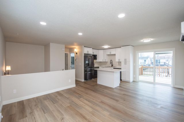 1824 56th Avenue S, Fargo, ND 58104