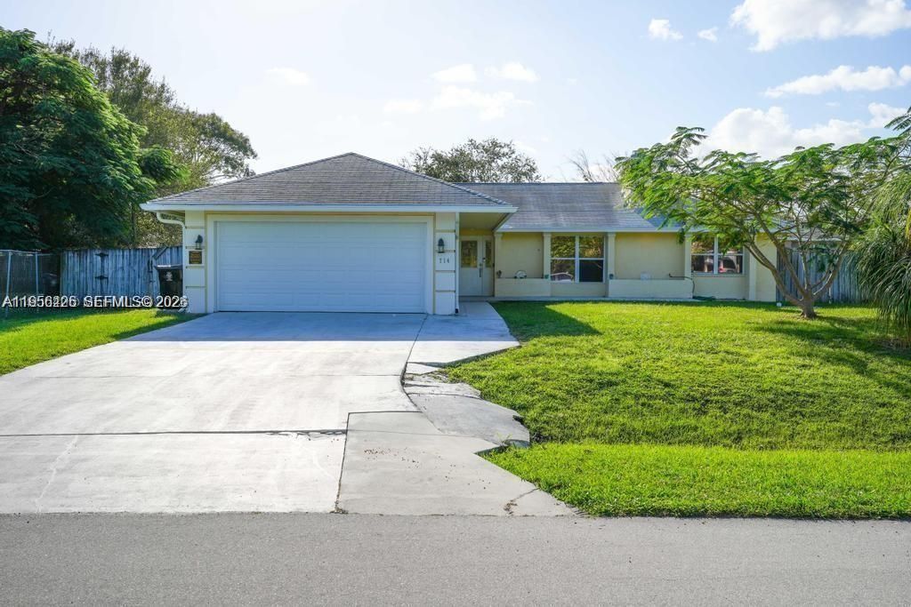 714 NE Lanfair St, Port St. Lucie, FL 34983