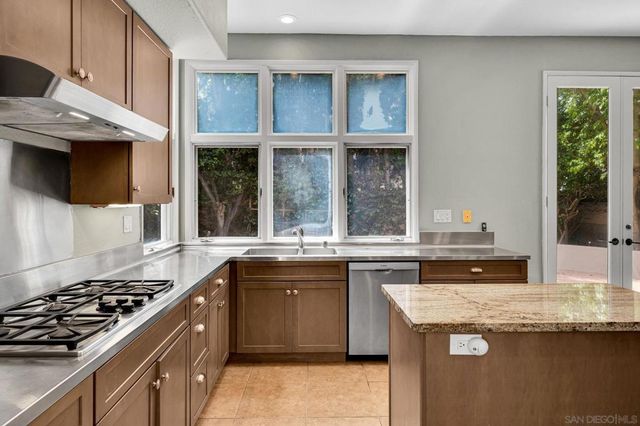 9756 Keeneland Row, La Jolla, CA 92037