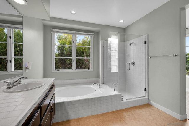 9756 Keeneland Row, La Jolla, CA 92037