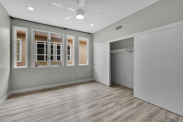 9756 Keeneland Row, La Jolla, CA 92037