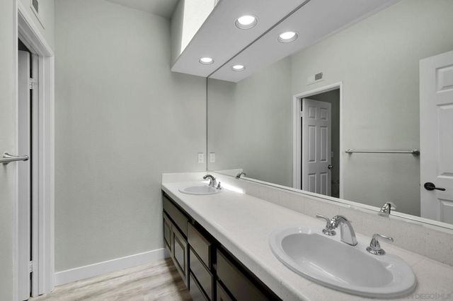 9756 Keeneland Row, La Jolla, CA 92037