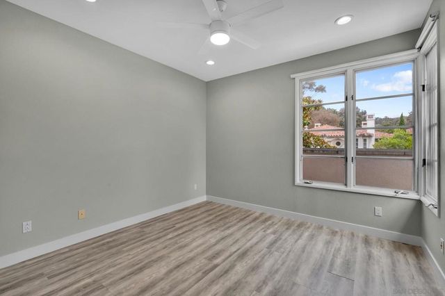 9756 Keeneland Row, La Jolla, CA 92037