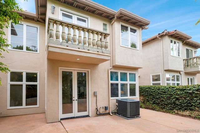 9756 Keeneland Row, La Jolla, CA 92037