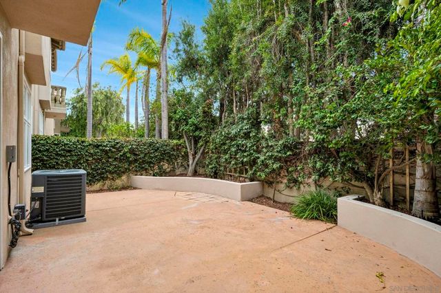 9756 Keeneland Row, La Jolla, CA 92037