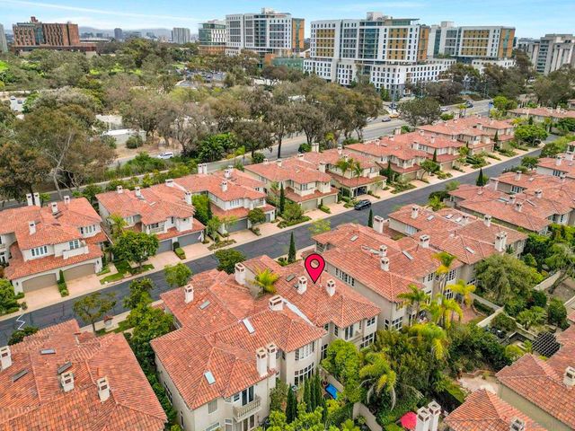 9756 Keeneland Row, La Jolla, CA 92037