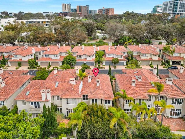 9756 Keeneland Row, La Jolla, CA 92037