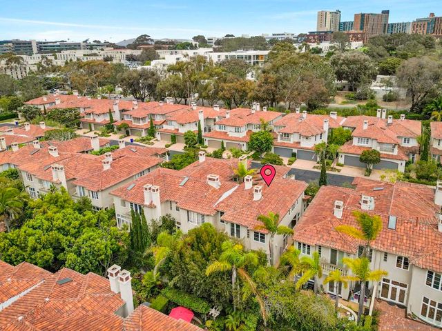 9756 Keeneland Row, La Jolla, CA 92037