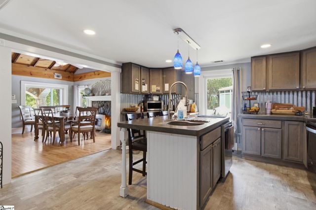 1706 Highway 11, Landrum, SC 29356