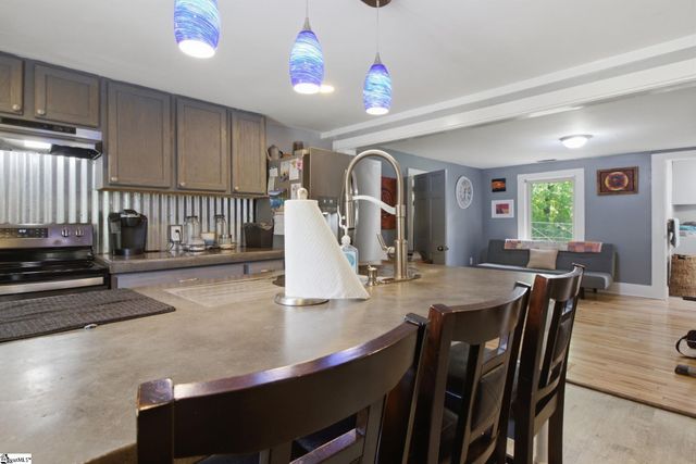 1706 Highway 11, Landrum, SC 29356