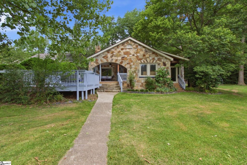1706 Highway 11, Landrum, SC 29356
